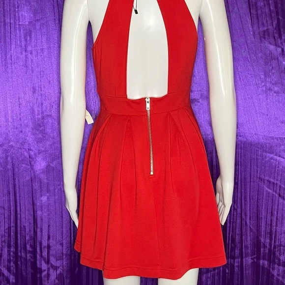 BERYDRESS SMALL RED BACKLESS DRESS STRETCH - Picture 2 of 11